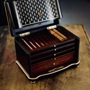 雪茄櫃 Cigar Cabinet